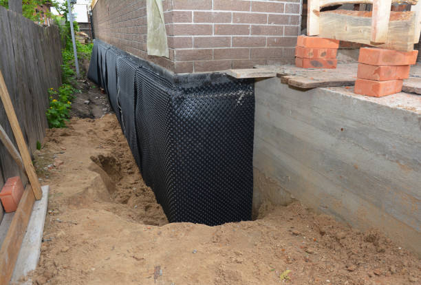 Happy homeowners after waterproofing job in Only
